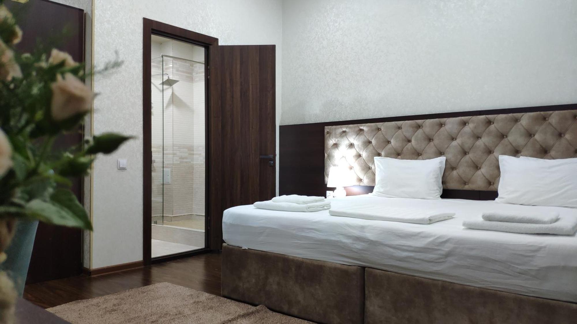 Grand Turon Plaza Hotel ทาชเคนต์ ภายนอก รูปภาพ