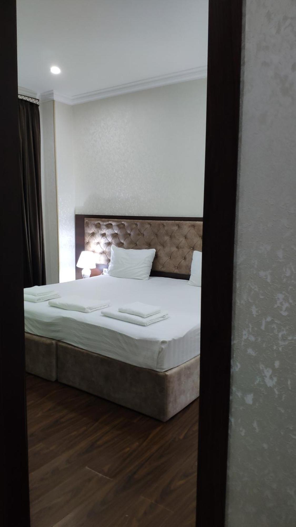 Grand Turon Plaza Hotel ทาชเคนต์ ภายนอก รูปภาพ