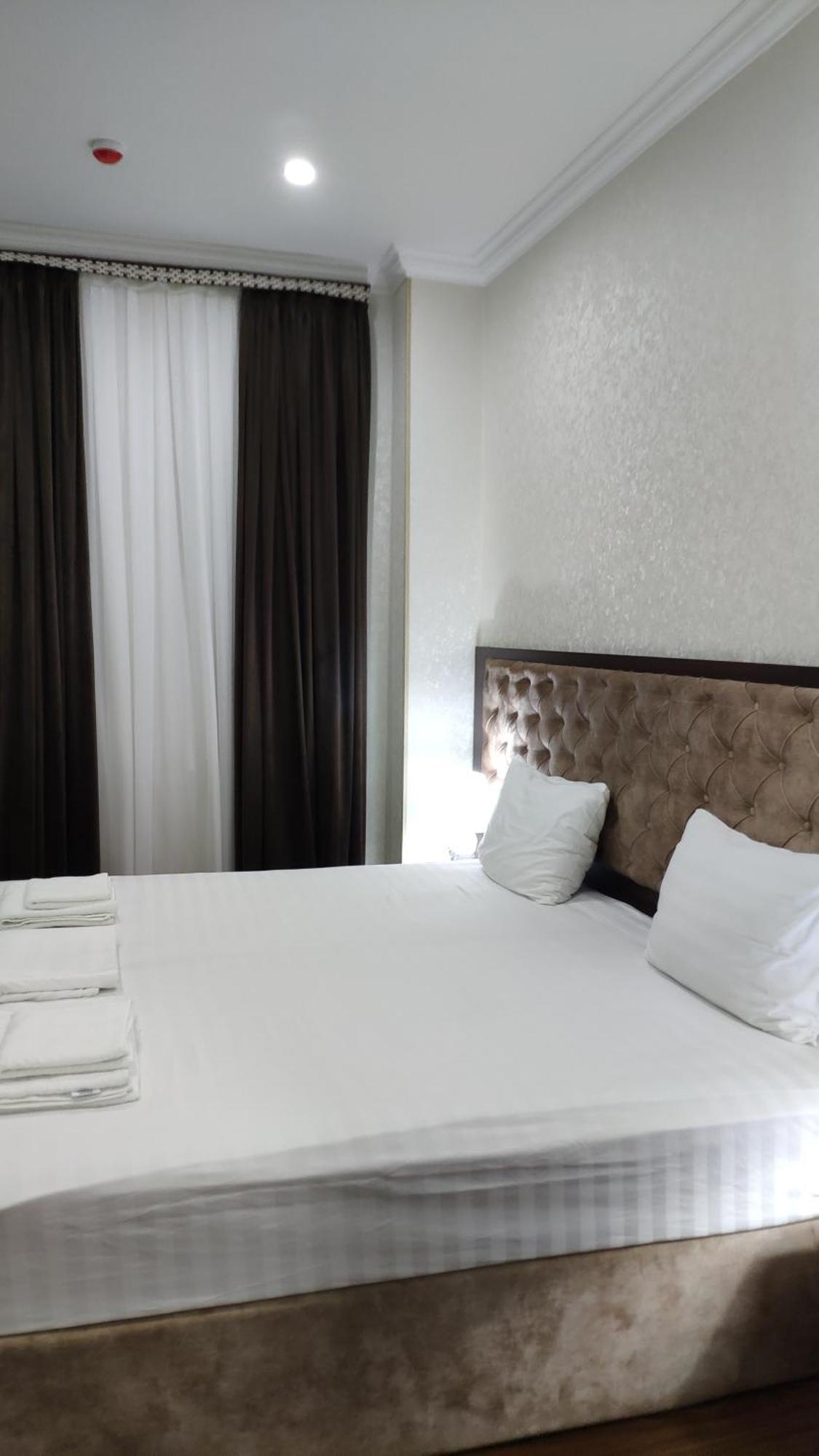Grand Turon Plaza Hotel ทาชเคนต์ ภายนอก รูปภาพ