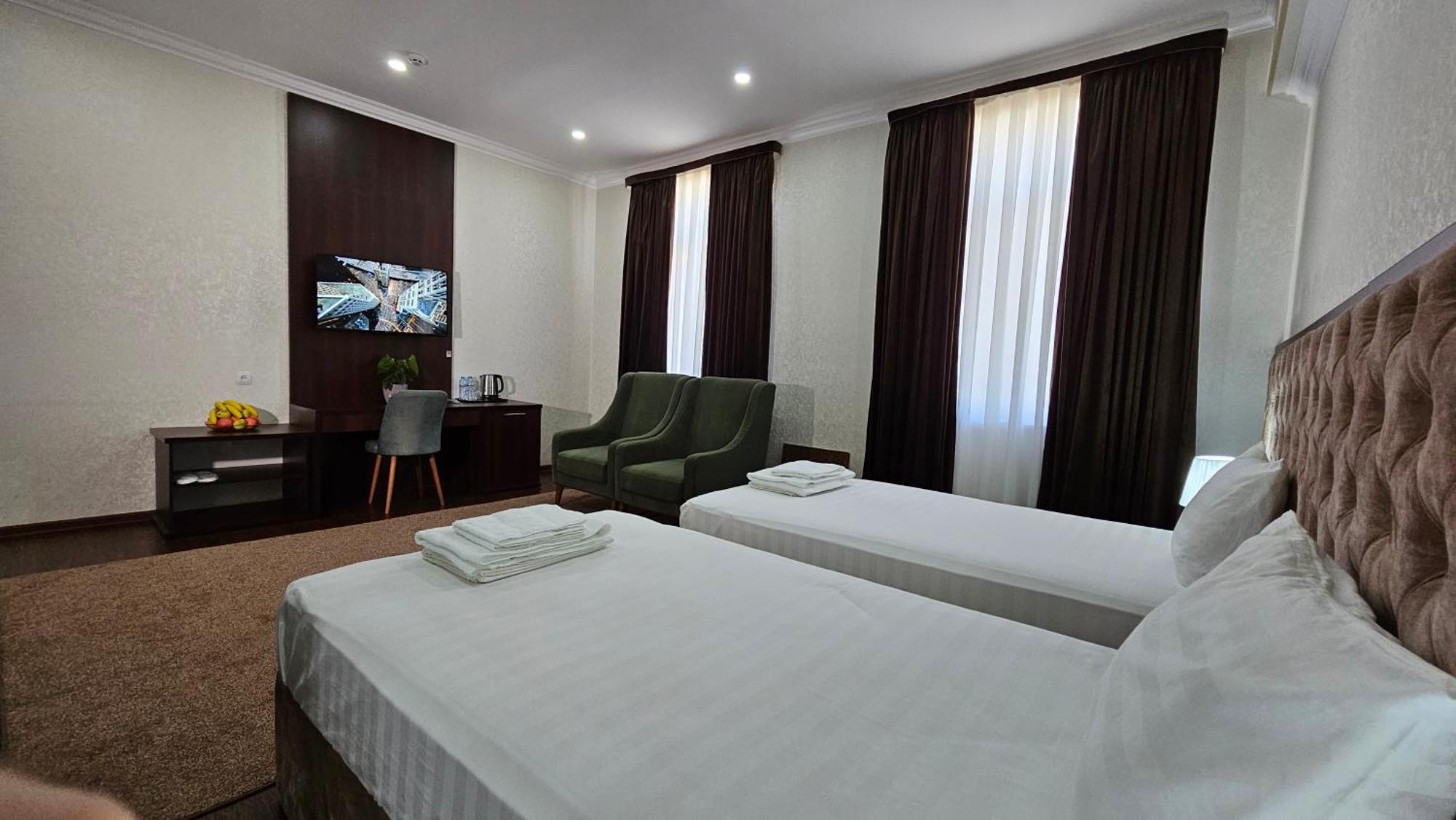 Grand Turon Plaza Hotel ทาชเคนต์ ภายนอก รูปภาพ