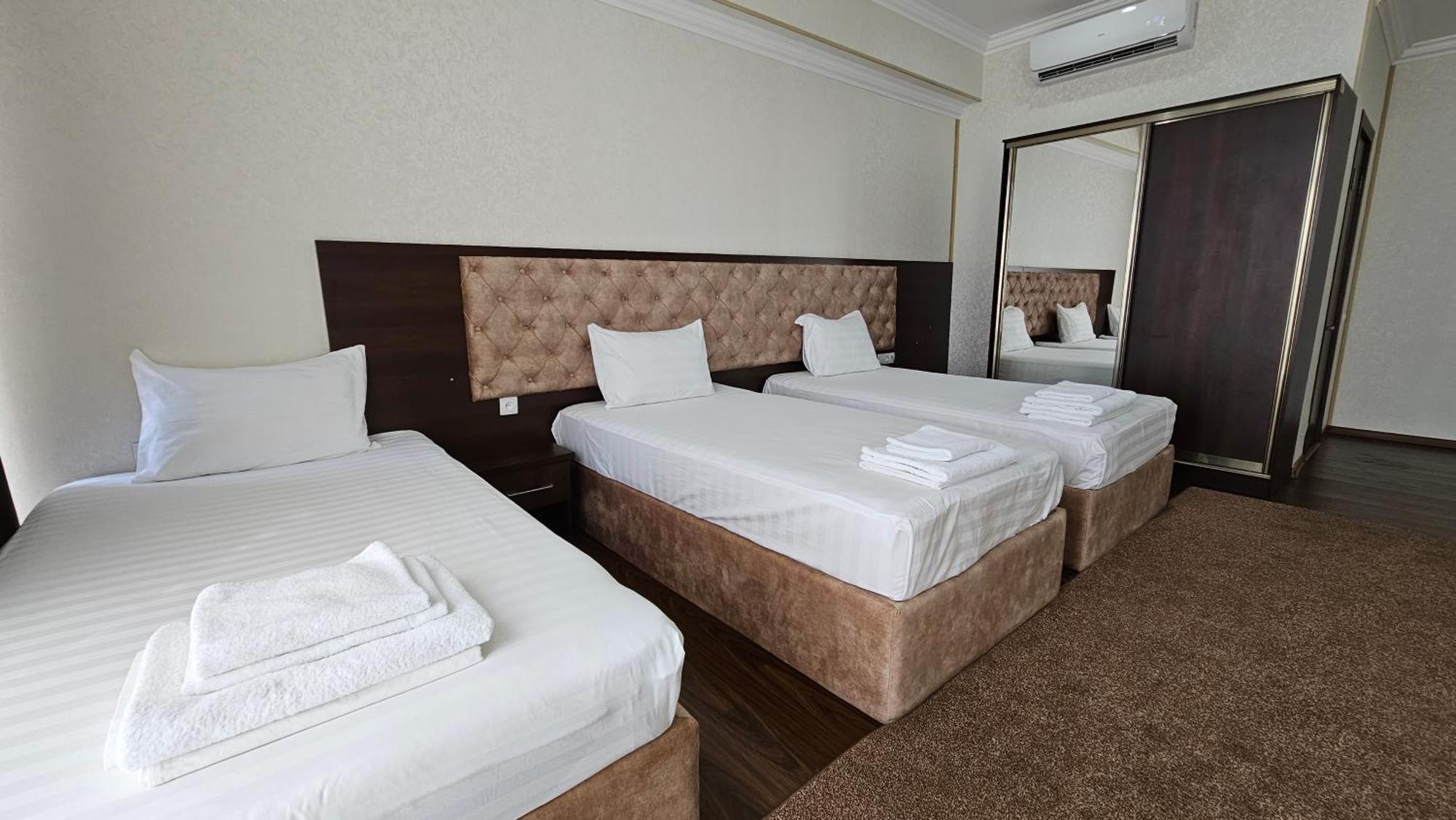 Grand Turon Plaza Hotel ทาชเคนต์ ภายนอก รูปภาพ