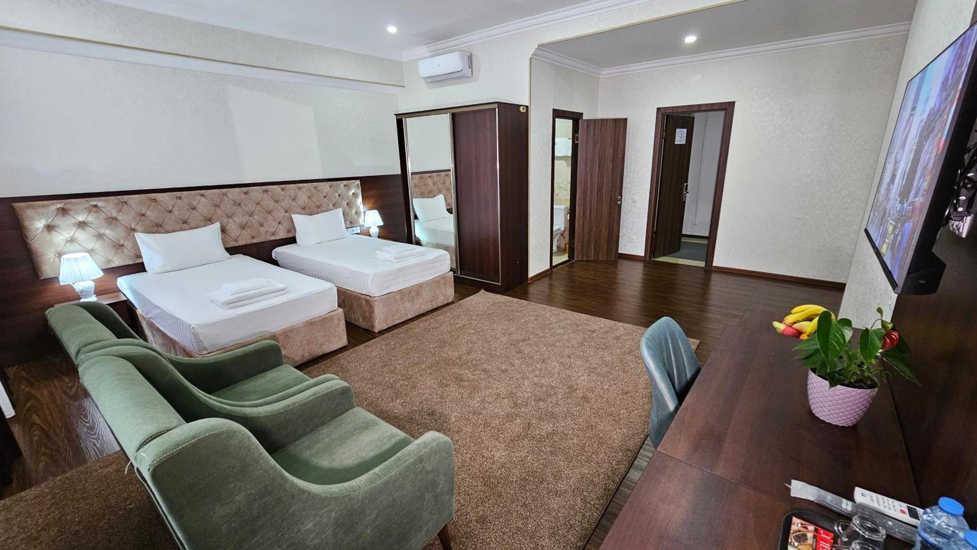 Grand Turon Plaza Hotel ทาชเคนต์ ภายนอก รูปภาพ