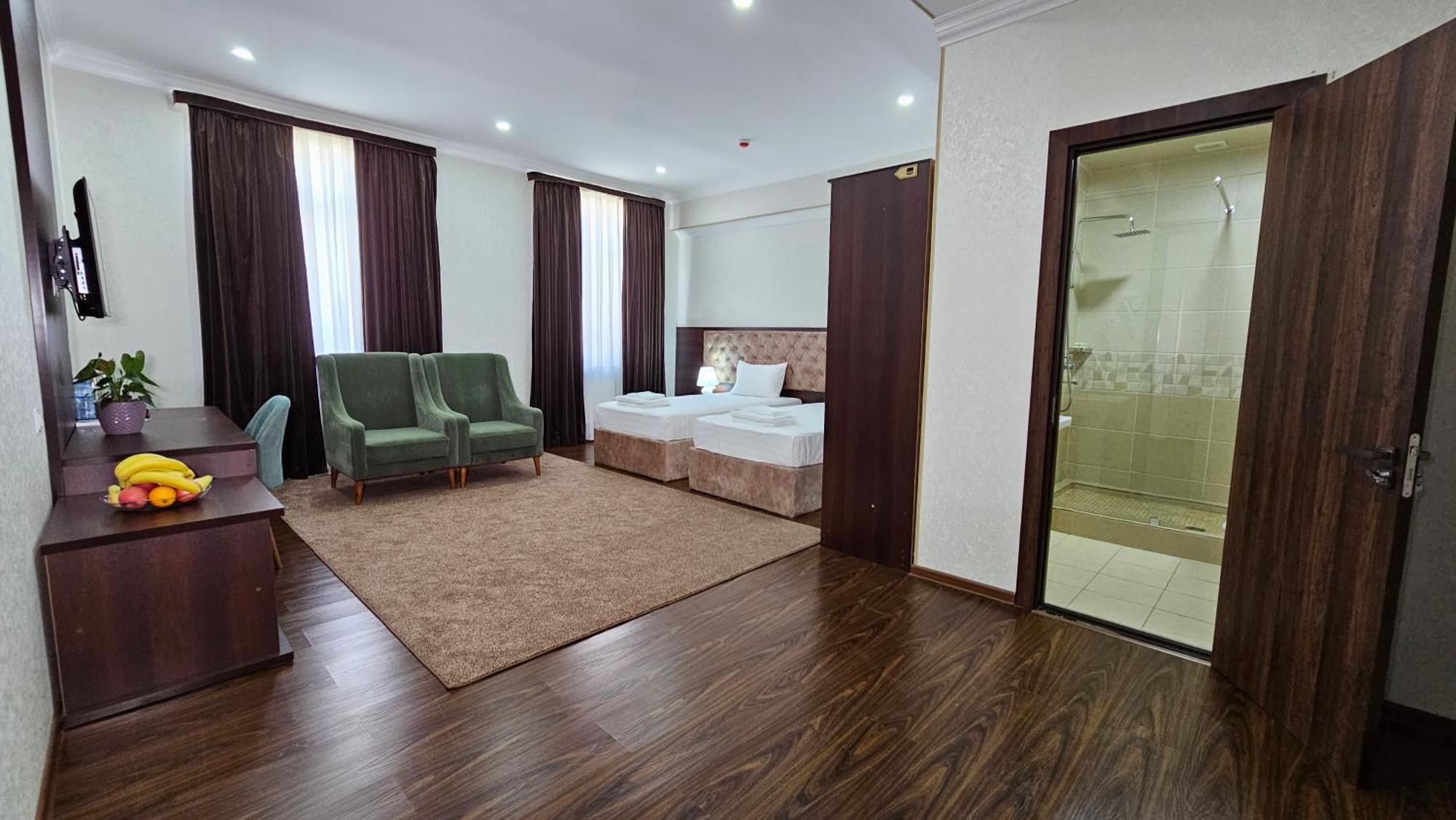 Grand Turon Plaza Hotel ทาชเคนต์ ภายนอก รูปภาพ